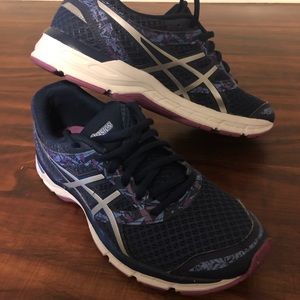 ASICS gel excite tennis shoes